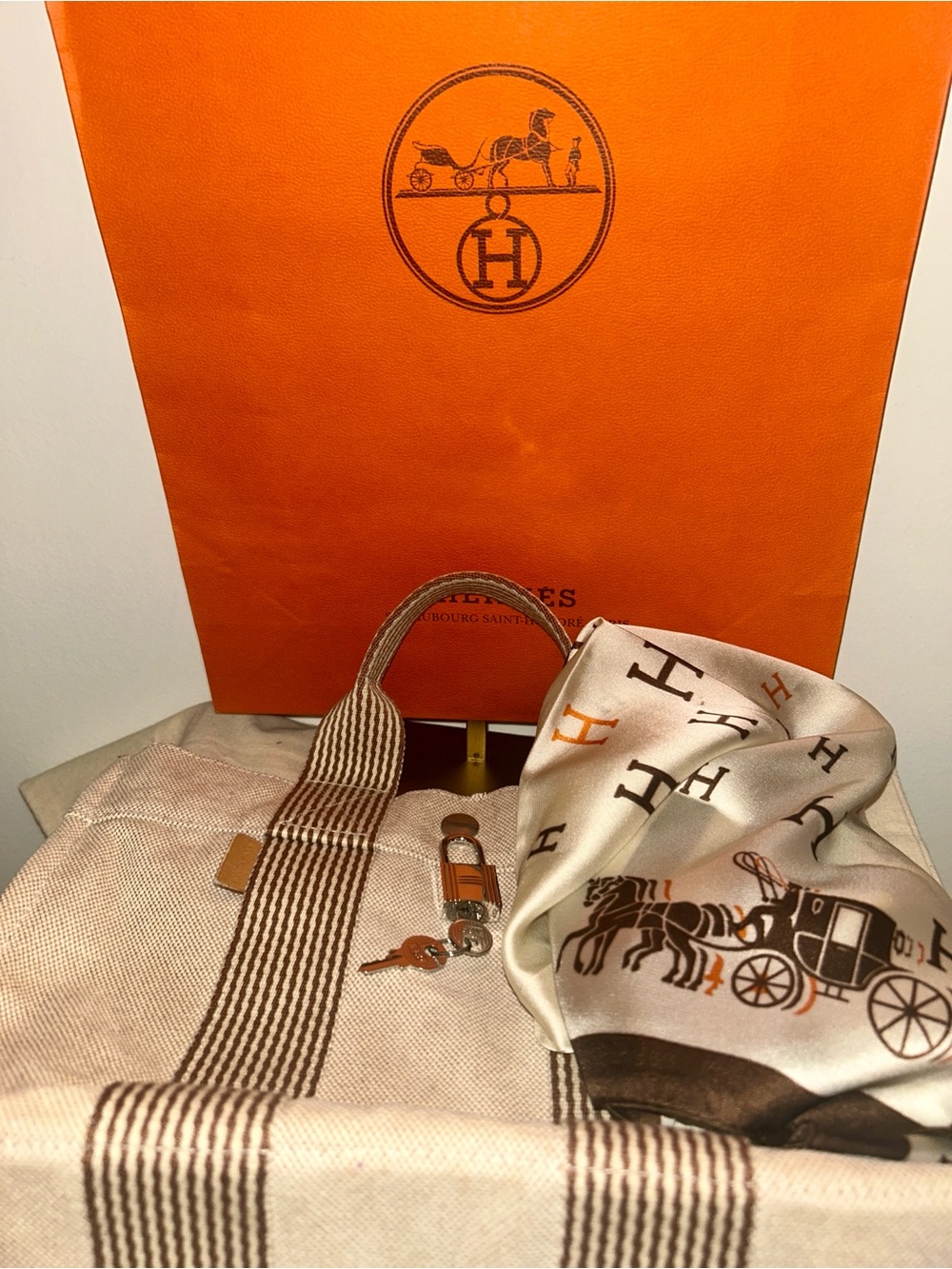 Auth HERMES Silver Cadena Padlock set! Bundled with Tote, shopper, & Scarf - Picture 12 of 16